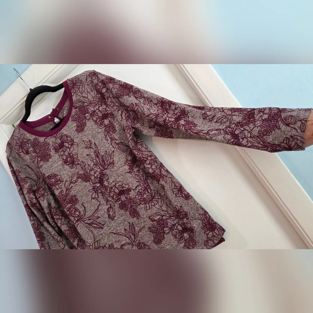 Women's St. John's Bay Pullover Sweater in Gray and Burgundy, Size M - Picture 7 of 14